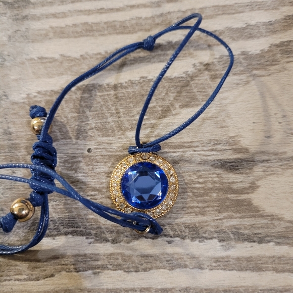 Bracelets - Picture 9 of 16